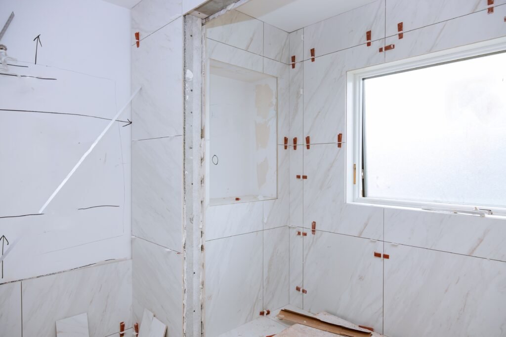 5 Signes Qu’il Faut Rénover Sa Salle de Bain (+ Budget à Prévoir)